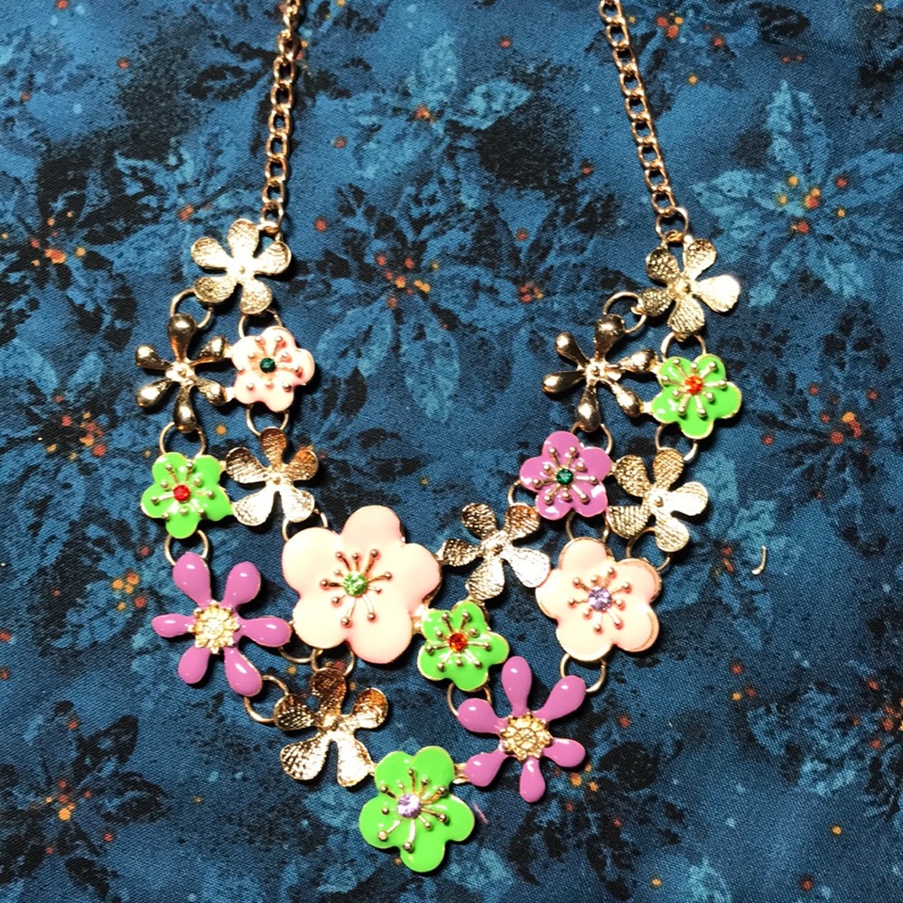 Floral necklace
